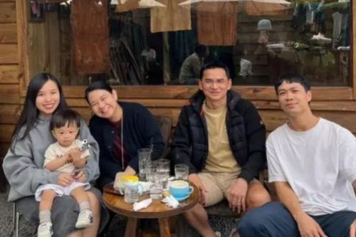 Công Phượng đưa vợ con đi nghỉ dưỡng, hình ảnh quý tử hiếm hoi lộ diện