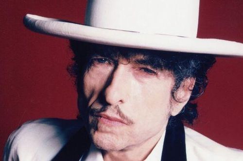 Bob Dylan giải thích lý do không thể ký bằng tay cho cuốn sách mới