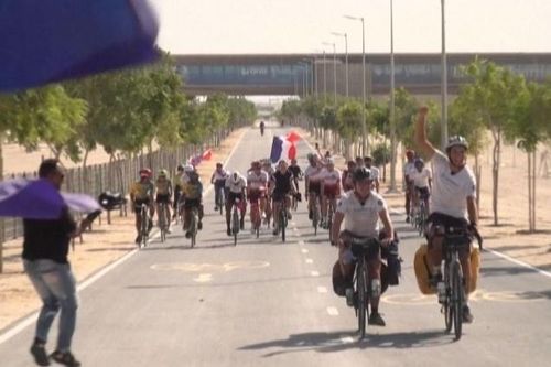 CĐV Pháp đạp xe 7.000 km đi xem World Cup