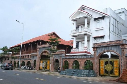 Quảng Ngãi: Đại gia xây biệt phủ 'khủng' trái phép trên đất nông nghiệp