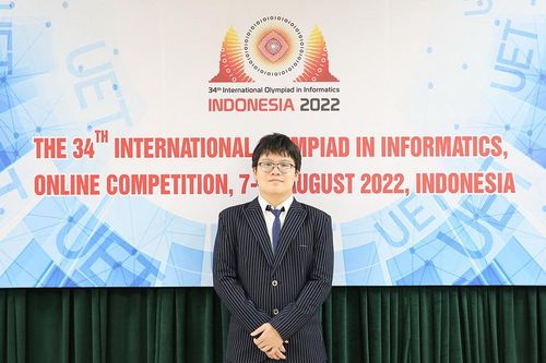 Chàng trai đa tài lập cú đúp huy chương Olympic Tin học quốc tế