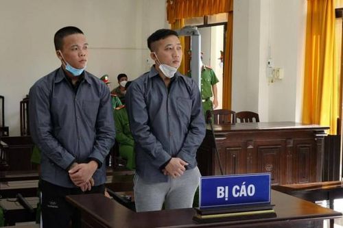 Lĩnh án tù vì mua súng về phòng thân