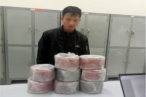 Bắt 2 vụ cất giấu và vận chuyển pháo nổ trái phép