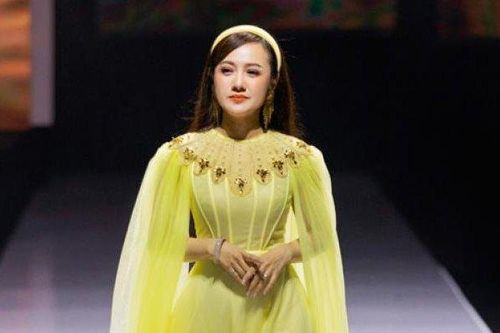 BTV thời sự Hoài Anh xinh đẹp xuất thần khi làm người mẫu