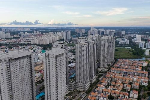 Vòng xoáy giá nhà đất