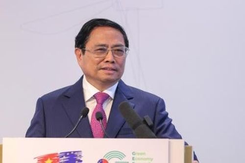 Thủ tướng: Tiếp tục cải thiện môi trường đầu tư, giảm chi phí đầu vào cho doanh nghiệp