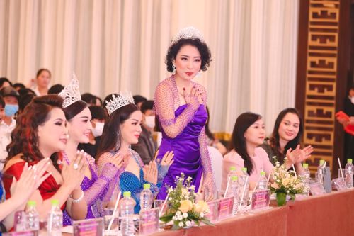 Á hậu Mai Thanh Thủy thu hút mọi ánh nhìn khi chấm thi Hoa hậu Doanh nhân Châu Á Việt Nam 2022