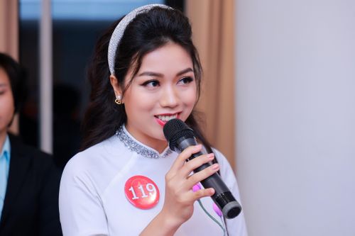 Thí sinh Đỗ Thị Quỳnh quyên góp 100 triệu đồng trong đêm thiện nguyện Hoa hậu Doanh nhân Châu Á Việt Nam 2022