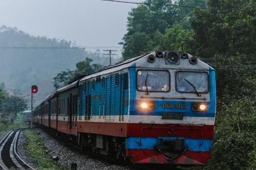 Chạy thêm hơn 20 chuyến tàu đi Vinh, Đà Nẵng cao điểm Tết