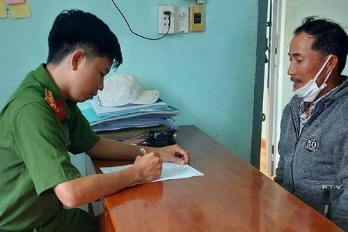 Vận động đối tượng bị truy nã 28 năm ra đầu thú