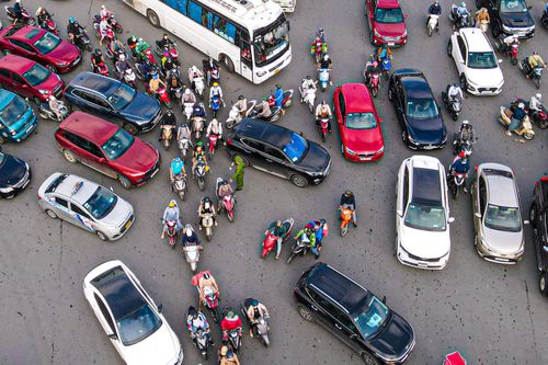 Hà Nội: Giao thông hỗn loạn ngày đầu phân làn nút giao Mễ Trì