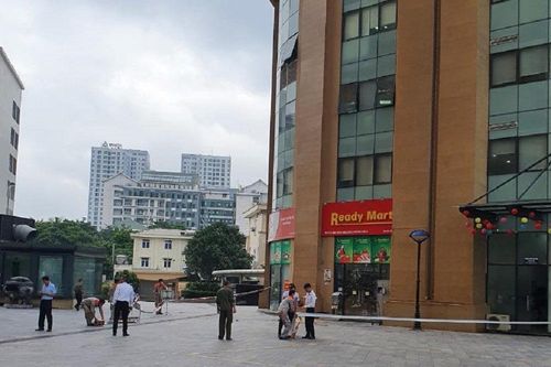 Hà Nội: Người đàn ông rơi từ tầng cao khu chung cư thiệt mạng