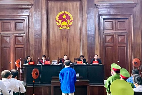 Xét xử cựu GĐ BV Mắt TP.HCM: Cấp dưới khai chấm thầu theo chỉ đạo