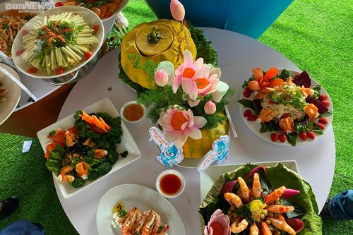 Hơn 100 món ăn độc đáo làm từ muối và tôm xứ 'Công tử Bạc Liêu'
