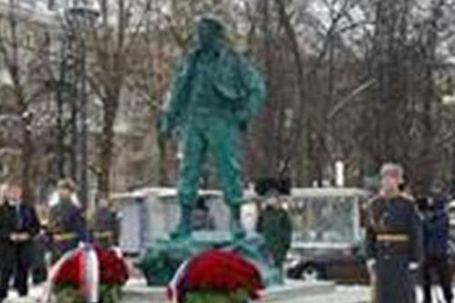Khánh thành tượng đài Fidel Castro tại Moscow