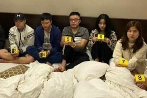 Sử dụng ma túy trong nhà nghỉ, 8 thanh niên bị công an bắt giữ