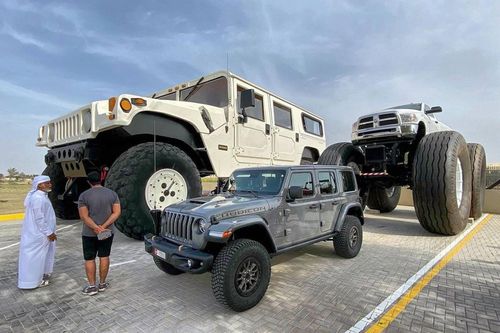 Thú chơi ôtô khổng lồ của tỷ phú thuộc hoàng gia UAE