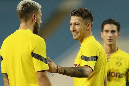 CLB Dortmund dạo chơi trên sân Mỹ Đình