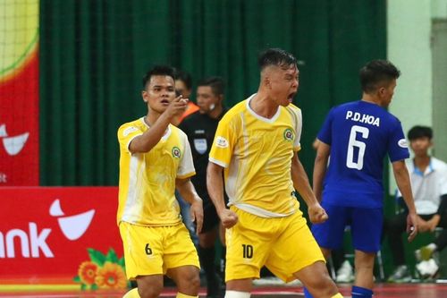 Thái Sơn Nam tiếp tục bị lật đổ