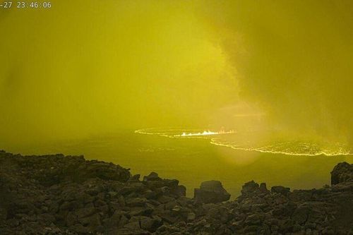 Núi lửa Mauna Loa ở Hawaii phun trào lần đầu tiên sau 40 năm