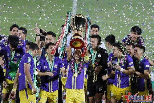 CLB Hà Nội: Rào cản hay động lực cho bóng đá Việt Nam?