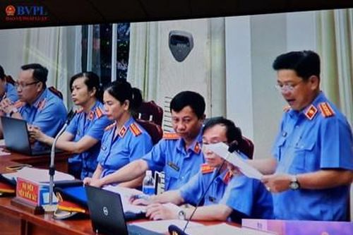 Phiên tòa xét xử đại án buôn lậu xăng: Kết thúc phần tranh tụng, bào chữa