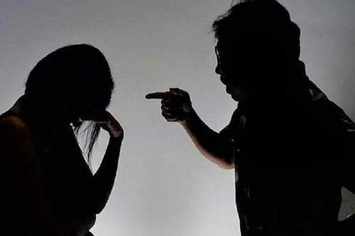 Người vợ tử vong sau khi xích mích với chồng