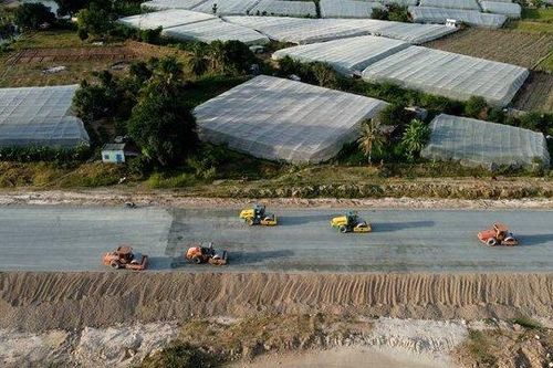 Điểm mặt 8 dự án giao thông lớn chậm tiến độ