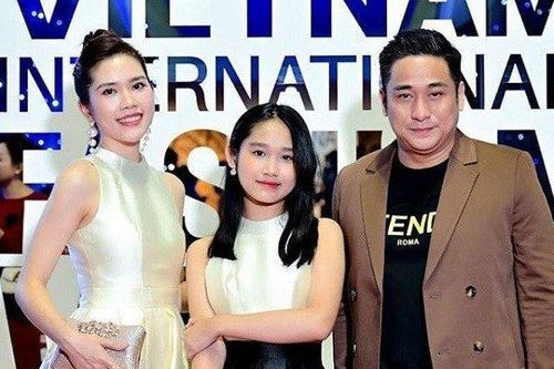 Mới 11 tuổi nhưng con gái diễn viên Minh Tiệp đã cao 1m60, trổ nhan sắc