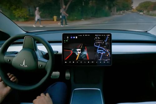 Tesla mở quyền tiếp cận phần mềm 'tự lái hoàn toàn' bản beta cho tất cả các lái xe ở Bắc Mỹ