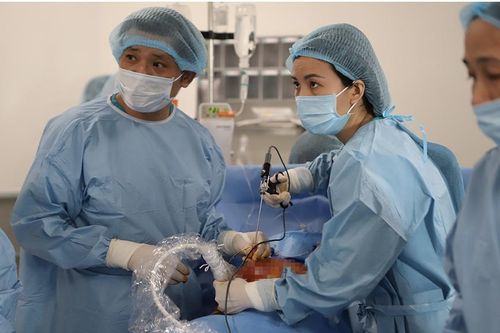 Can thiệp bào thai giúp thêm hàng trăm em bé có cơ hội chào đời khỏe mạnh