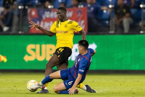 Dortmund thắng đậm đội vô địch Malaysia, bay sang Việt Nam ngay trong đêm