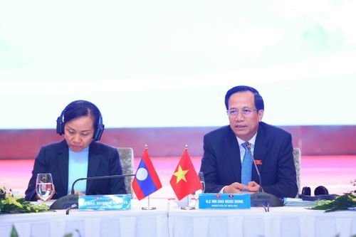 Việt Nam - Lào ký thỏa thuận hợp tác phát triển nguồn nhân lực