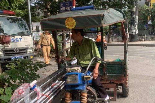 Xử lý nghiêm xe ba gác tự chế chở hàng cồng kềnh