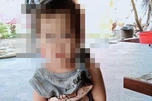 Bé gái bị bỏ rơi cùng bức thư của người mẹ