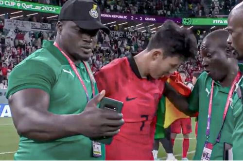 Người bị chỉ trích vì cố selfie lúc Son Heung-min đang khóc