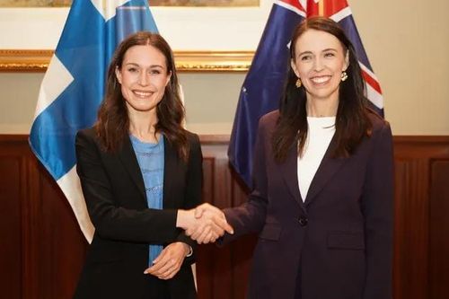 Thủ tướng Phần Lan và New Zealand phản bác câu hỏi định kiến