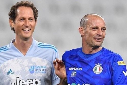 Phản ứng của HLV Allegri sau khi ban lãnh đạo Juventus từ chức