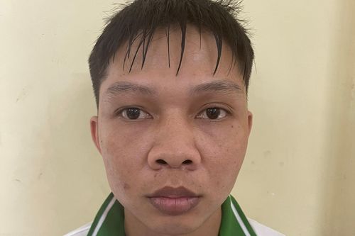 Tên cướp trở lại hiện trường sau khi đâm gục tài xế xe ôm ở TP.HCM