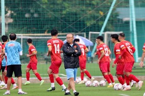 Đội tuyển Việt Nam 'thử sức' giữa mùa World Cup