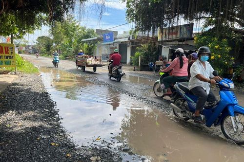 Cần sớm khắc phục hư hỏng trên các tuyến quốc lộ tại Bến Tre