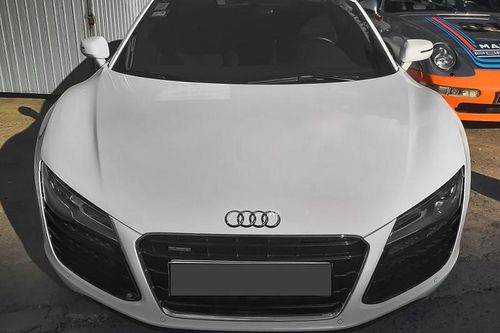 Chạm mặt Audi R8 V8 số sàn 'độc nhất vô nhị' tại Việt Nam
