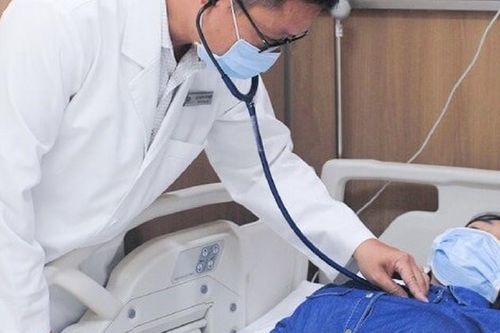 Cô gái 23 tuổi sốc phản vệ khi đang chạy bộ