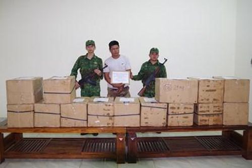 Bắt quả tang đối tượng vận chuyển hơn 400kg pháo lậu ở Đắk Nông