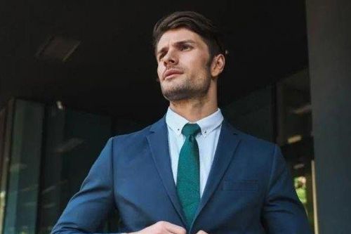Jean xanh, veston vừa vặn...: 4 món đồ nam tính cần có cho cánh mày râu