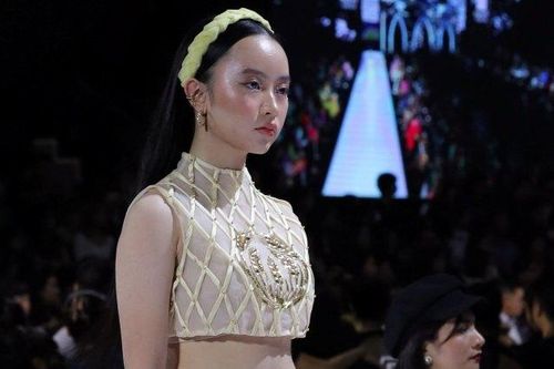 Mẫu nhí 13 tuổi Phương Anh gây bất ngờ với thần thái đỉnh cao trên sàn catwalk