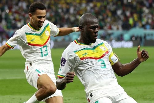 Senegal giành vé đi tiếp sau chiến thắng ngoạn mục trước Ecuador