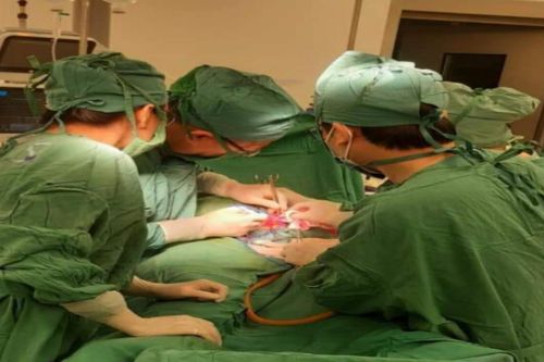 Hai mẹ con sản phụ dọa vỡ tử cung, suy thai cấp được cứu sống
