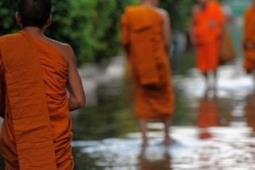 Ngôi chùa ở Thái Lan bị bỏ hoang do toàn bộ sư thầy phải đi cai nghiện