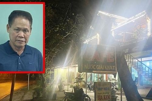 Chủ quán cà phê kiêm môi giới mại dâm